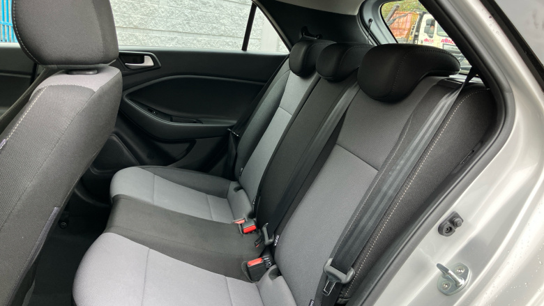 Hyundai i20 1.2 MPi SE 5dr Petrol Hatchback